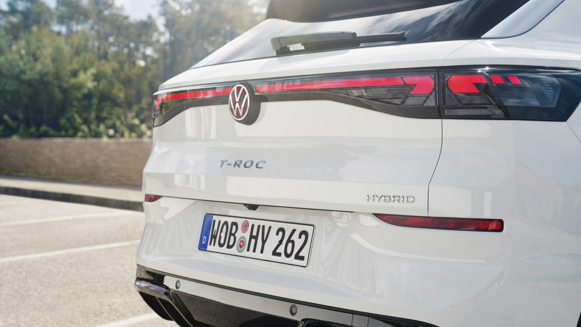 Volkswagen Golf e T-Roc Full Hybrid, aperti i preordini: ecco come funziona l'ibrido.