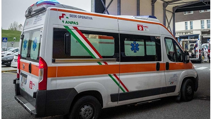 Ultraleggero precipita tra le case a Valbrembo, un morto e un ferito grave nello schianto - Virgilio