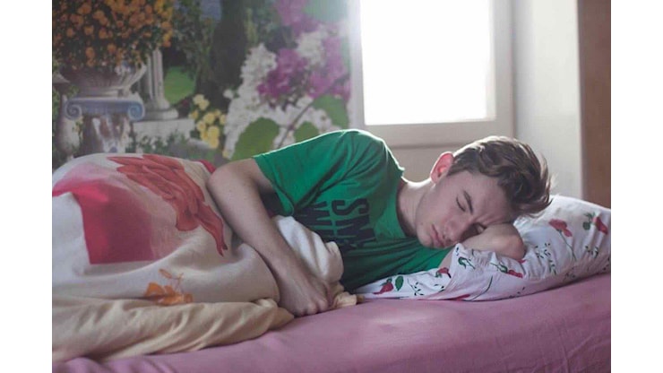Cos’è e come funziona il «sonno di recupero» che può aiutarci dopo una notte insonne - Open
