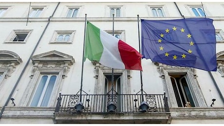 Fitch alza le stime sul Pil: Italia all'1%, cresce più del previsto