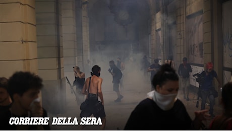 Scontri a Bologna, il Sap denuncia: “Poliziotti aggrediti, il silenzio di Lepore pesa come un macigno”