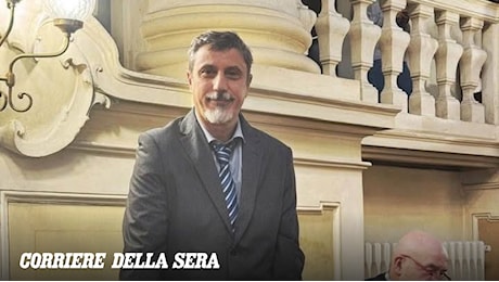 Frasi choc su Bossi, bufera sul consigliere Pd Casella: la Lega chiede le dimissioni
