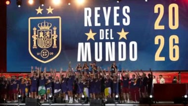 Madrid accoglie i campioni del mondo, dai reali poi il bagno di folla