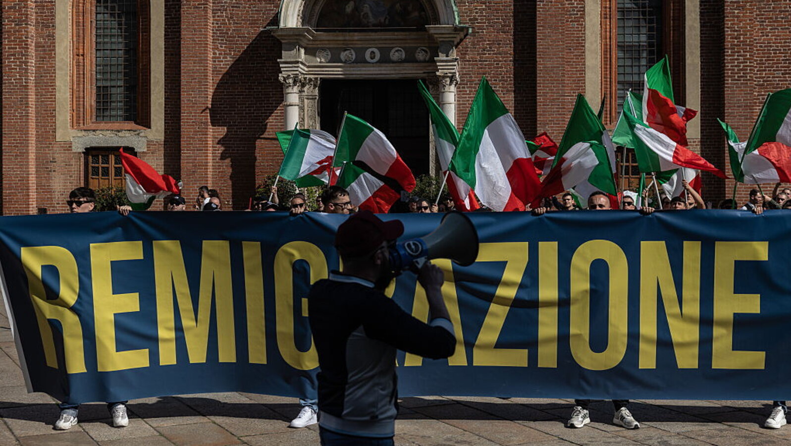 La remigrazione non ci sarà. Ma cambierà il nostro modo di pensare (di A. Molle)