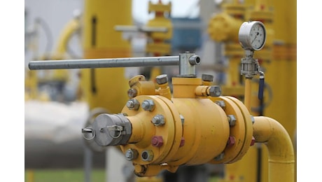 Hormuz, il nodo scorsoio dell’energia: il gas torna a 50 euro e l’Europa riscopre la fragilità