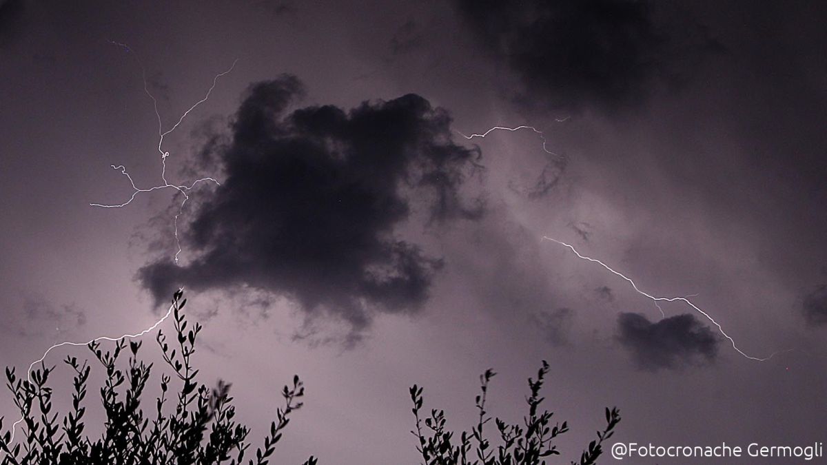 Temporali forti in arrivo: prorogato il codice giallo su tutta la Toscana