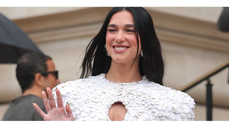 Dua Lipa si è sposata a sorpresa a Londra e il suo abito ispirato a Bianca Jagger è incredibile - ELLE