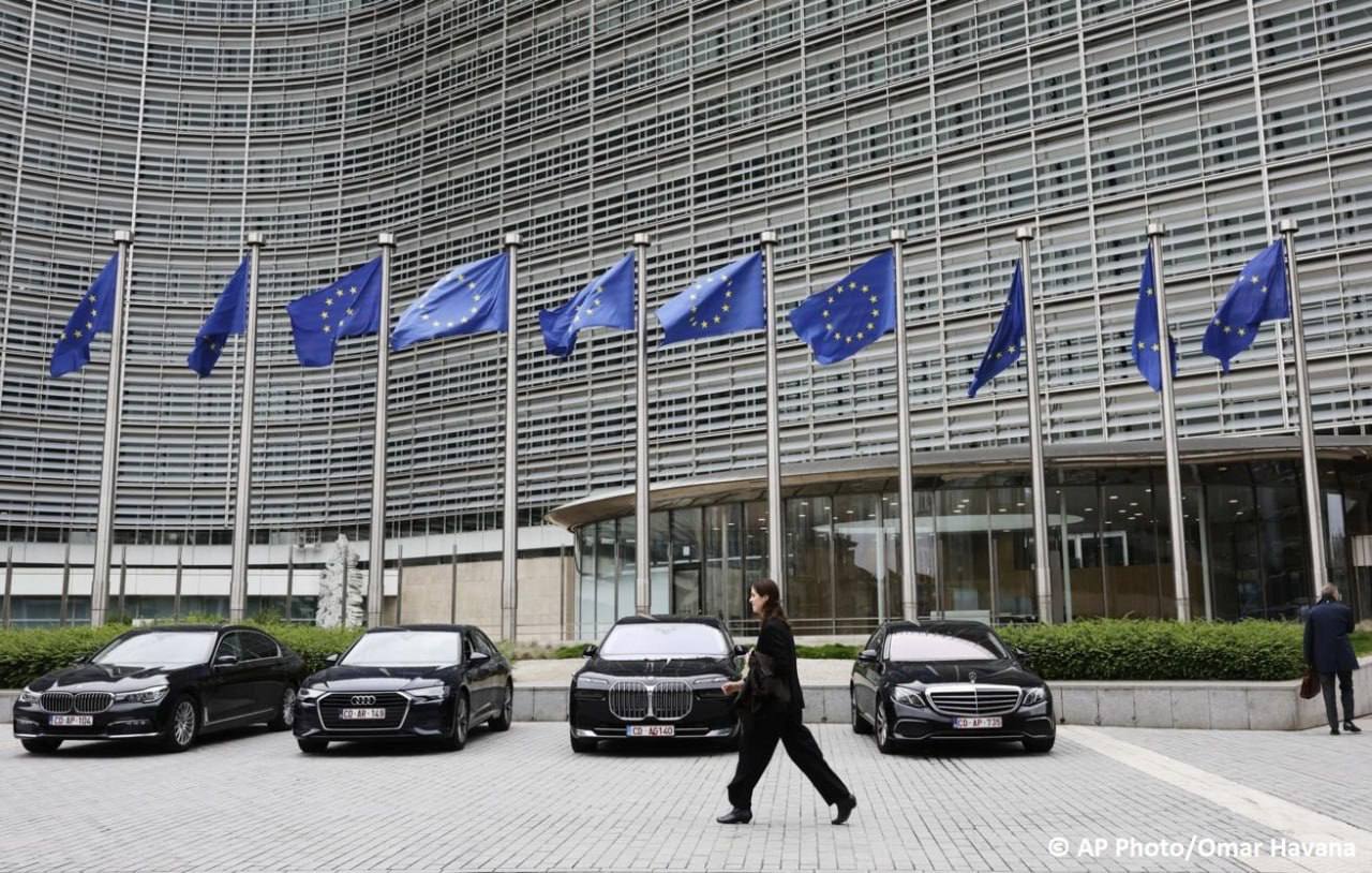 TASS (TELEGRAM) * UE: «SANZIONI A MAX E VK, CONGELAMENTO DEI BENI E STOP ALL’INGRESSO PER LE PERSONE FISICHE»