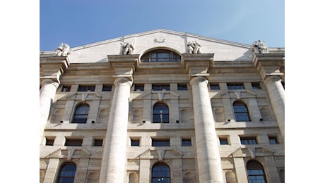 Piazza Affari tenta il rimbalzo, banche e Stm guidano la risposta alle tensioni in Medio Oriente