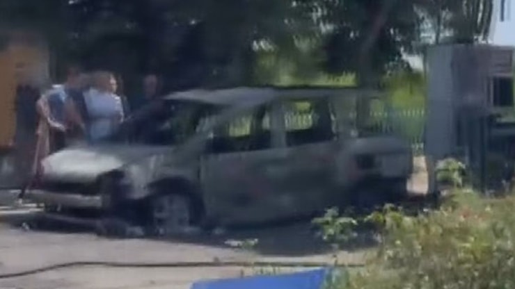 Quattro migranti trovati carbonizzati in un'auto nel Cosentino: si indaga per omicidio - Tgcom24