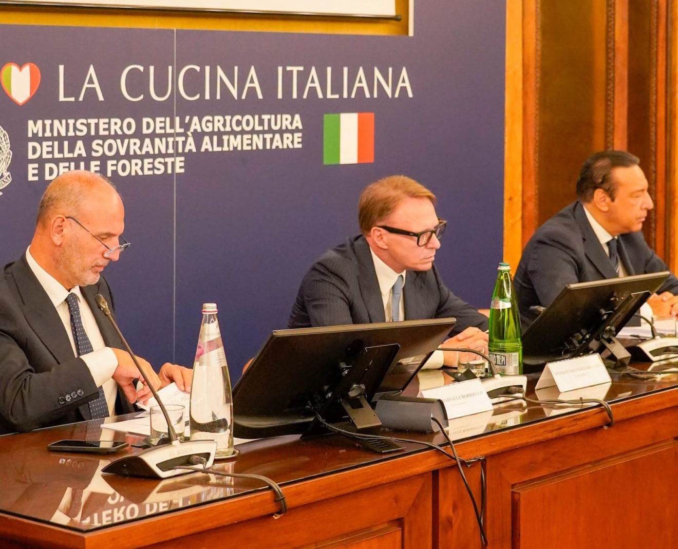 Sull’olio di oliva la stoccata di Lollobrigida alla Grande Distribuzione: come si va a vendere extravergine a prezzi stracciati?