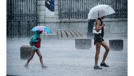L'ondata di caldo sta per finire, oggi allerta meteo al Centro-Nord: le ultime news