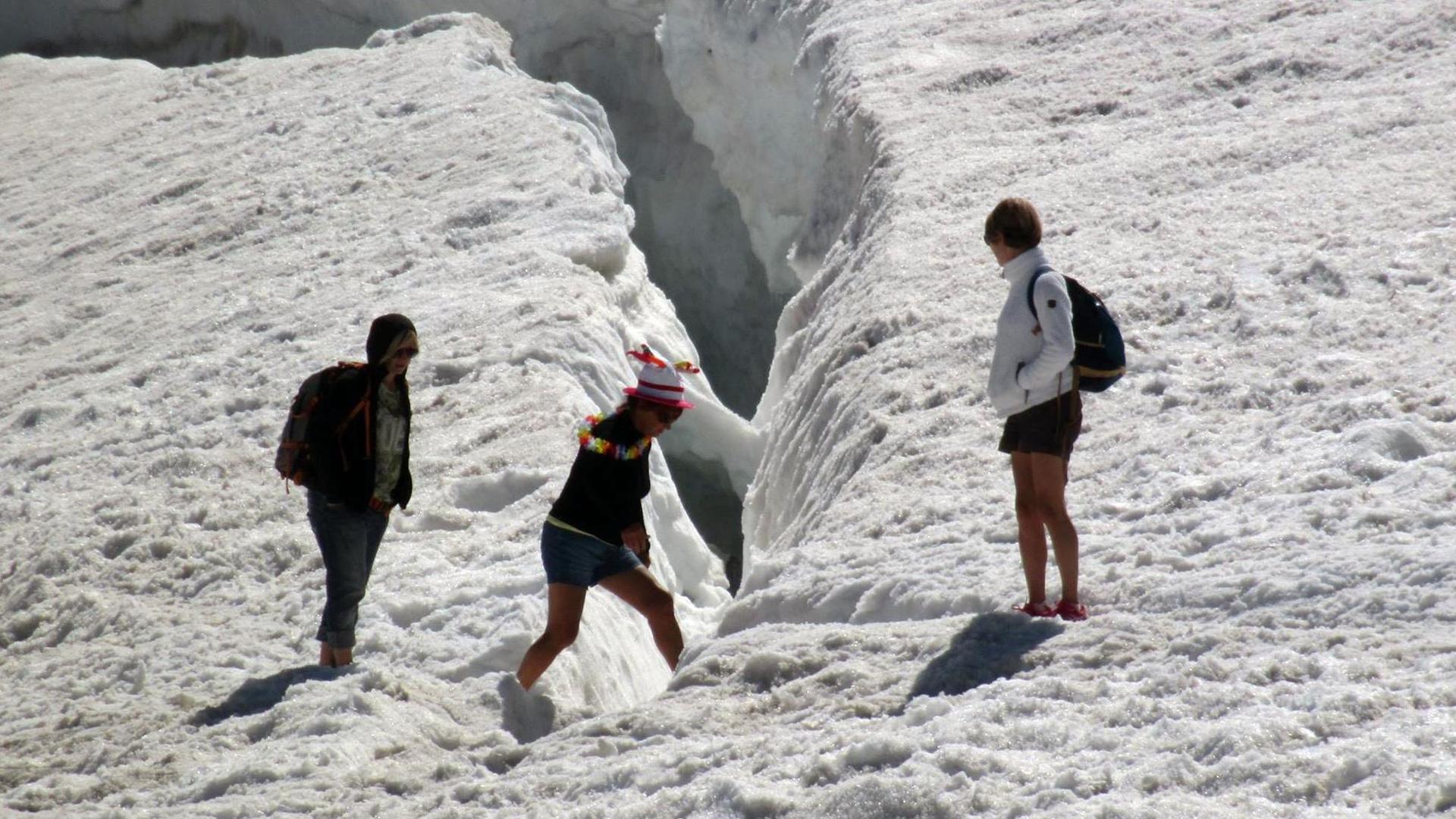 Niente costumi e sandali da spiaggia. La montagna si ribella ai cafoni