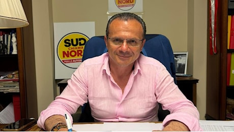 De Luca difende i Comuni e stringe il patto con Meloni: «Lavoriamo per un nuovo modello d'Italia»