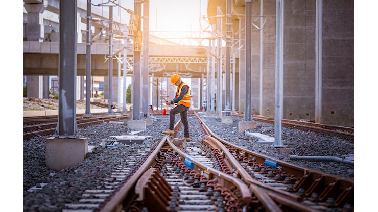 Lavoro, nuove assunzioni nel settore ferroviario. Ecco domanda e disponibilità - Blowingpost