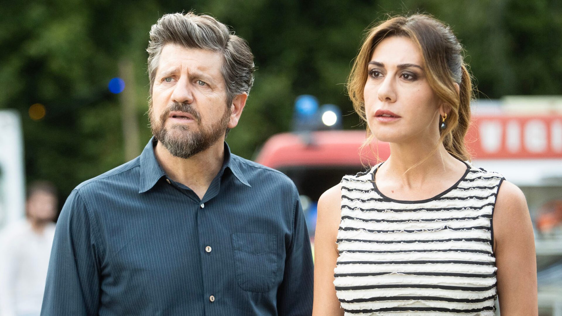 Tre di Troppo: di cosa parla e com'è la commedia con Fabio De Luigi e Virginia Raffaele