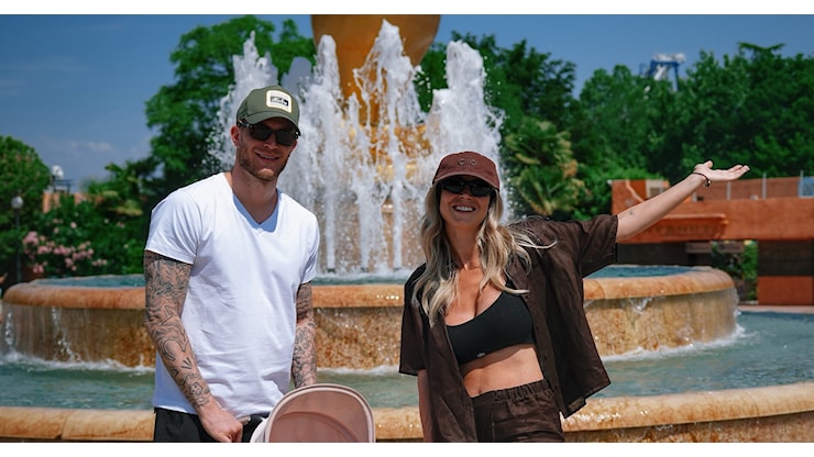 Diletta Leotta con Loris Karius e la sua Asia: che giornata a Gardaland! - Tuttosport