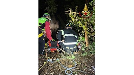 Uomo disperso nel bosco a Mazzano Romano, trovato morto dagli amici in un crepaccio