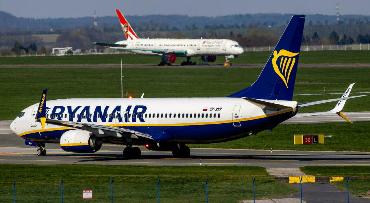 L'estate difficile di Ryanair, tra utile in calo e la paura dei clienti dopo il caso del passeggero risucchiato