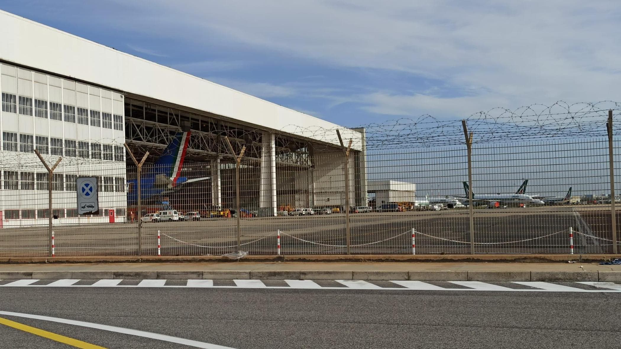 Boom di voli da Fiumicino a Linate: il treno veloce arranca e la navetta aerea torna di moda