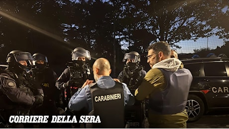 Scanzorosciate, uomo armato si barrica in casa: dopo oltre sette ore di trattativa posa la pistola