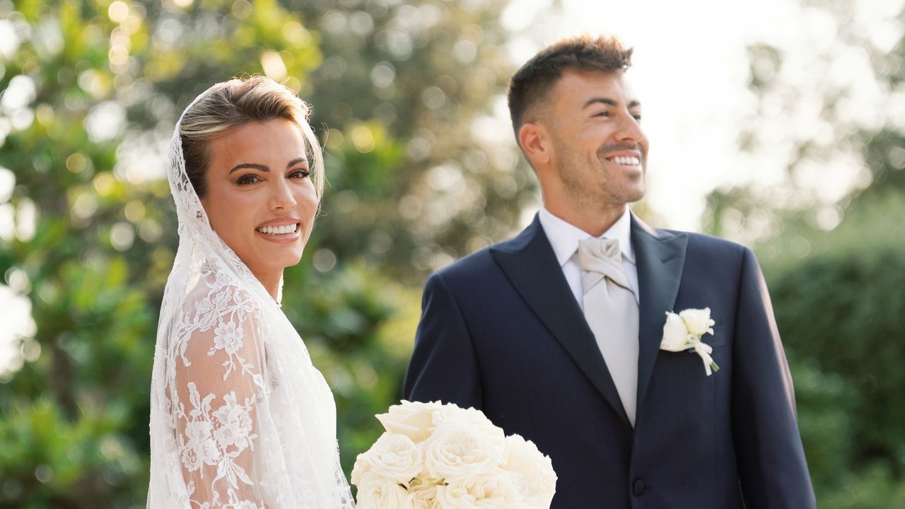 Ludovica Pagani sposa: dal raccolto romantico alle onde, passando per un make-up sofisticato. I beauty look per il suo sì a Stephan El Shaarawy
