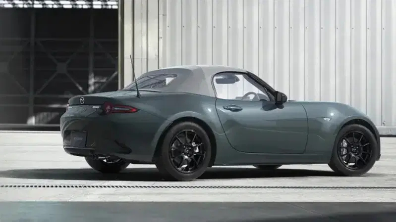 Nuova Mazda MX-5 2027: cosa cambia tra scarico, telaio e infotainment