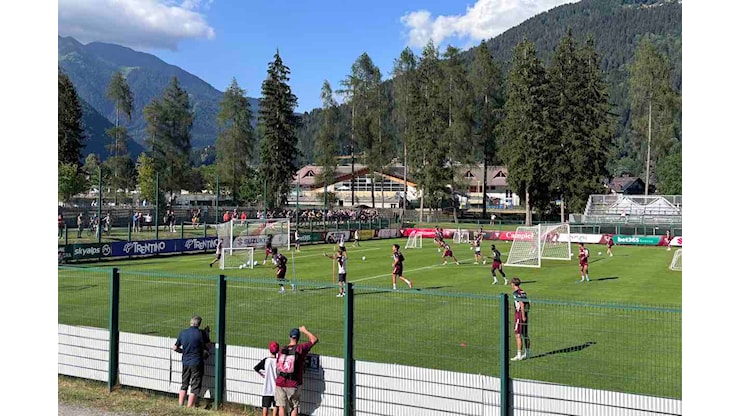 Pinzolo, l’allenamento: 200 tifosi, prima di Mascardi e striscione contro Cairo - Toro.it