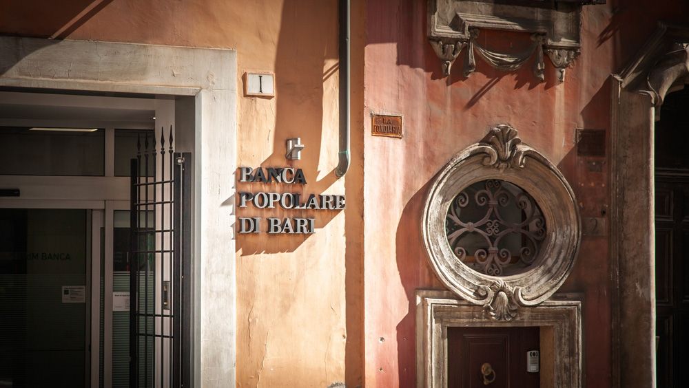 Ex Popolare di Bari, Credit Agricole datafavorita