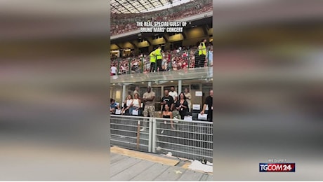 Michael Jordan spunta a Milano al concerto di Bruno Mars