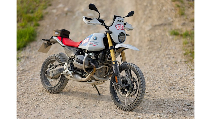 BMW Motorrad presenta la GS Trophy Competition Bike: la BMW R 12 G/S - BMW Group