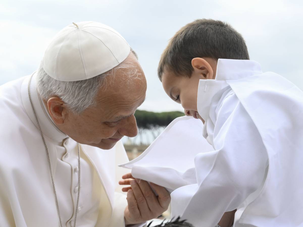 Il Papa: La Chiesa annuncia la pace