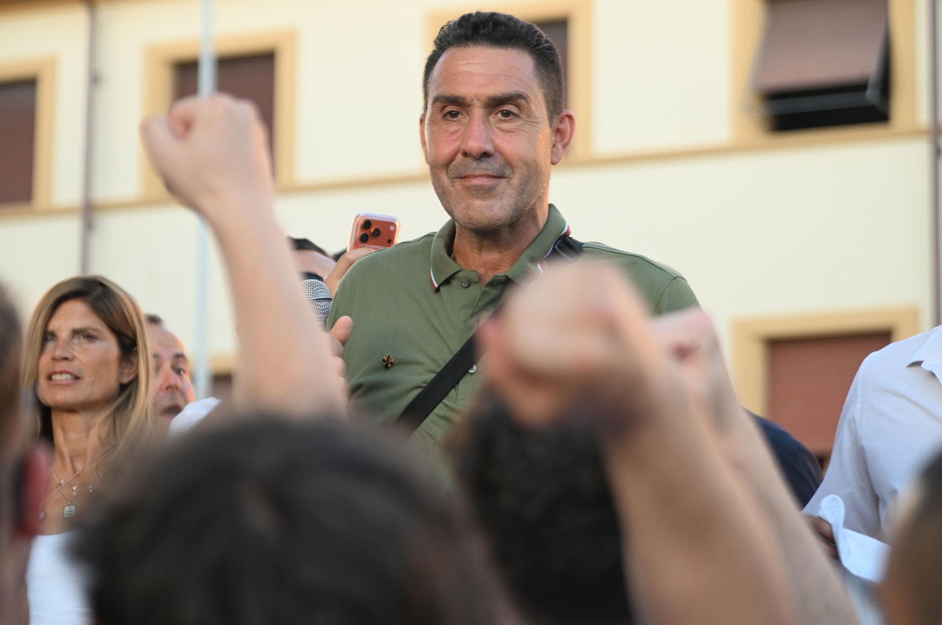 Perché nessuno osa sfidare Vannacci