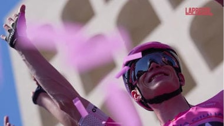 Giro d'Italia, Vingegaard trionfa nella corsa rosa e realizza la Tripla Corona - Il Sole 24 ORE