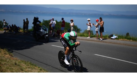 Tour de France, Evenepoel vince la cronometro della 16ª tappa: Pogacar resta in maglia gialla