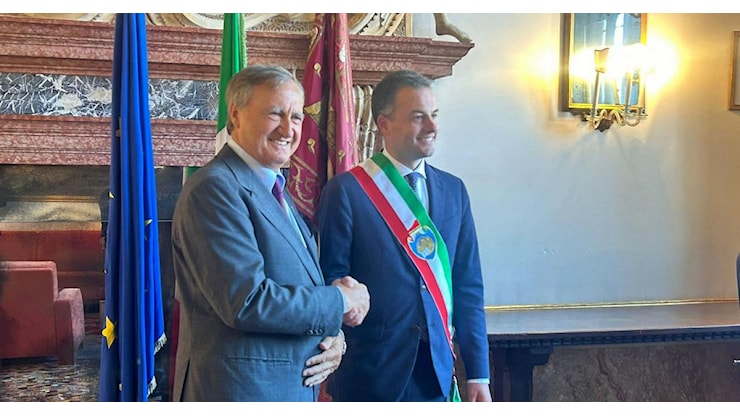 Simone Venturini si è ufficialmente insediato come nuovo sindaco di Venezia - RaiNews