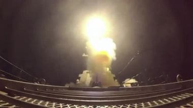Tensione su Hormuz, nuovi raid americani sull'Iran