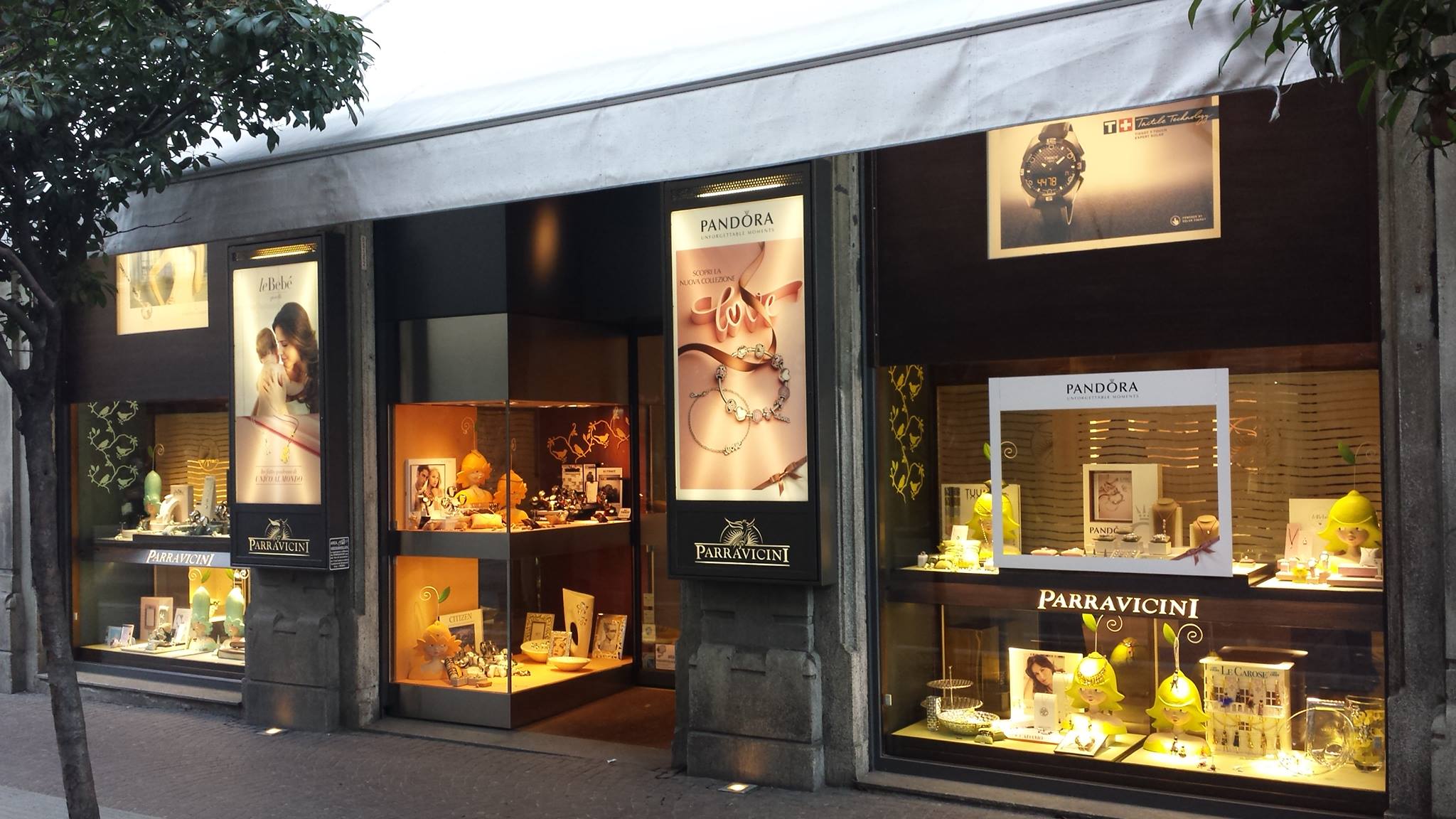 La Gioielleria Parravicini di Varese nel 2015 evidenzia la differenza fra un “Negozio Storico” ed un “Negozio vecchio”e una grande novità